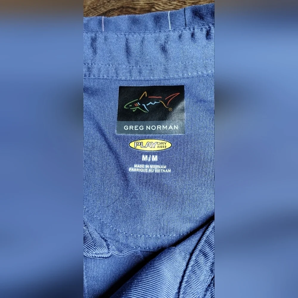 Greg Norman Men's Blue Checkered Shirt Size (M)